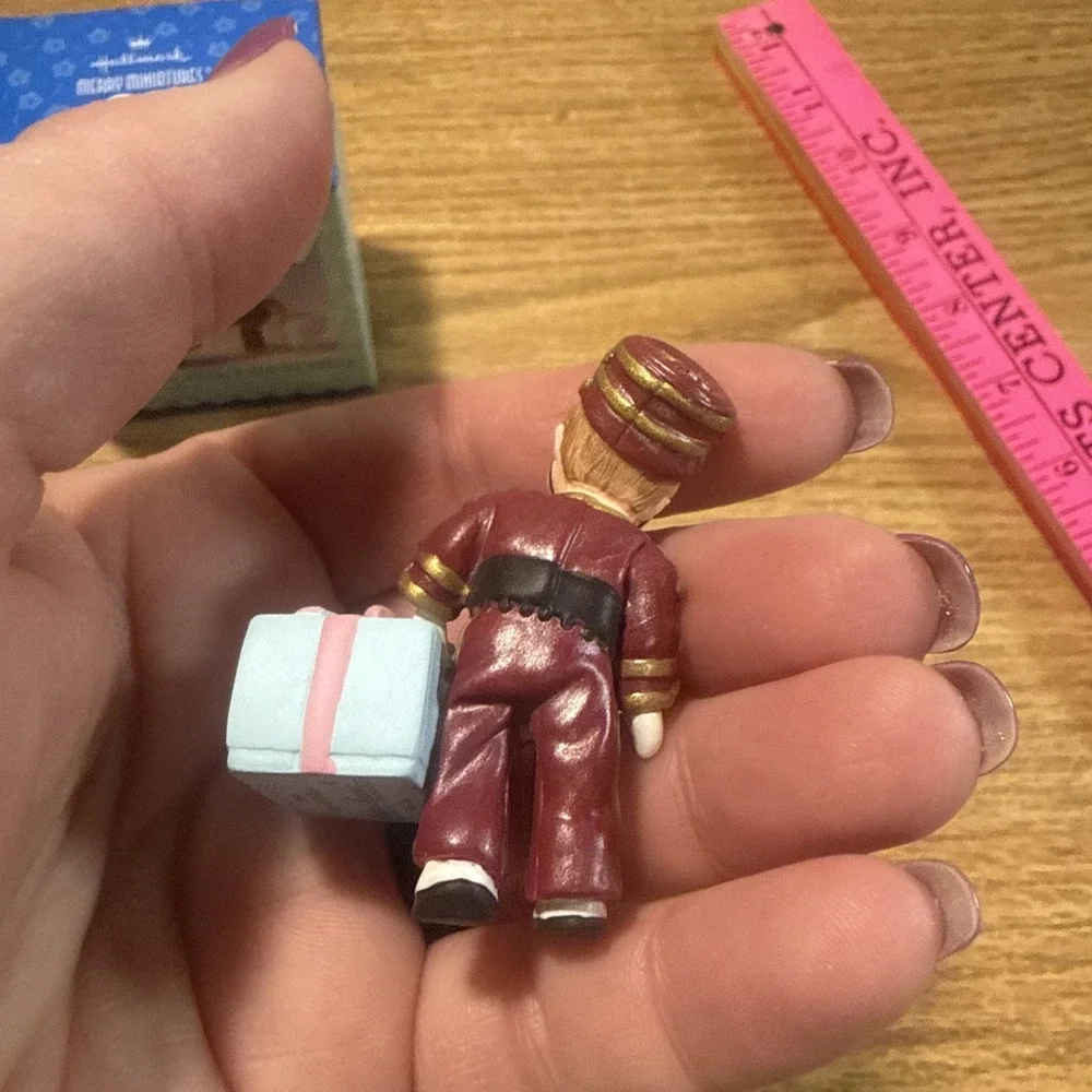 Park Avenue Wendy & Alex Bellhop Hallmark Merry Miniatures Madame Alexander‎